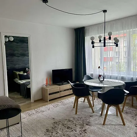 Апартаменты Your Place In - Newly Renovated!